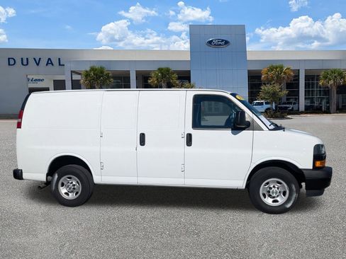 Used 2023 Chevrolet Express 2500 WORK VAN w/ Driver Convenience Package image 3