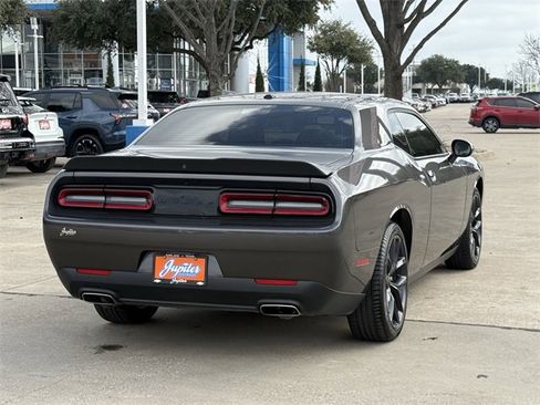 Used 2020 Dodge Challenger SXT w/ Blacktop Package image 4