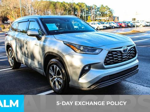 Used 2021 Toyota Highlander XLE image 4