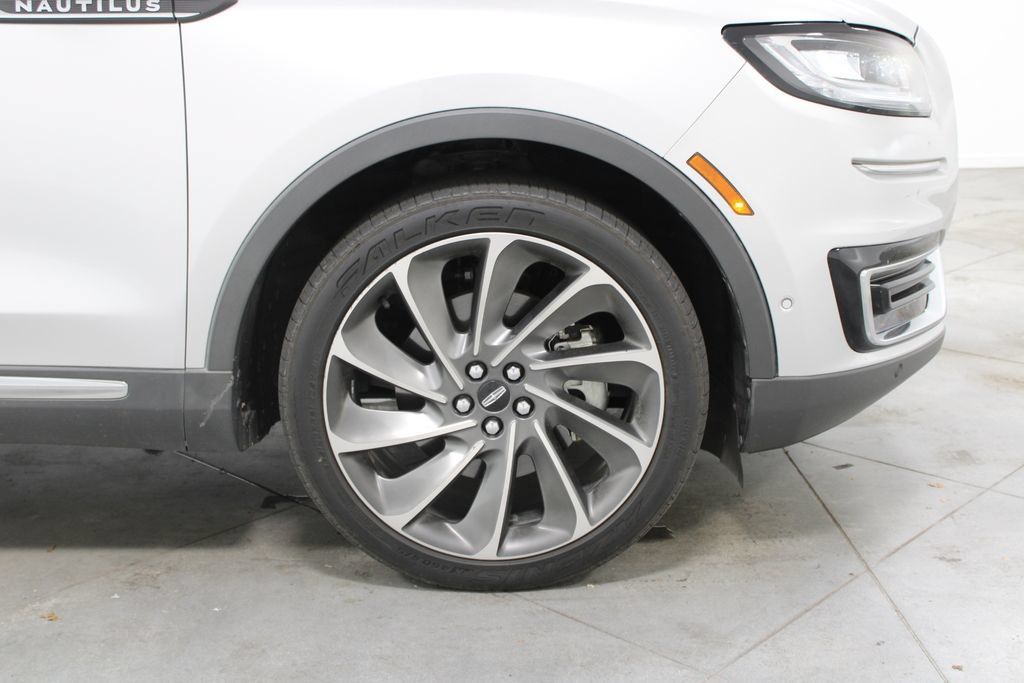 Used 2019 Lincoln Nautilus Reserve FWD image 13