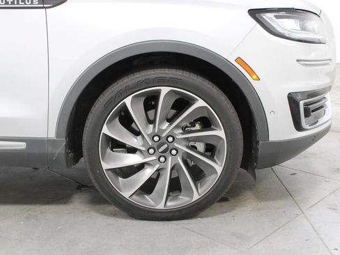 Used 2019 Lincoln Nautilus Reserve FWD image 13