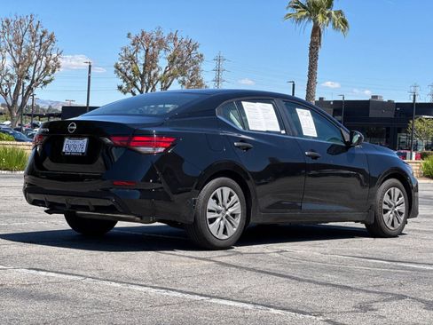 Used 2025 Nissan Sentra S image 4