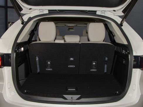 Used 2025 MAZDA CX-90 3.3 Turbo w/ Preferred Package image 17