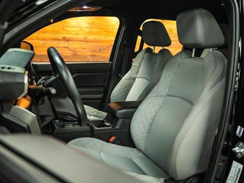 Used 2026 Toyota Tacoma SR5 AWD/4WD image 9