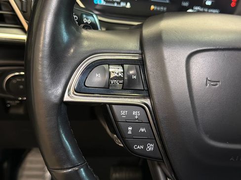Used 2019 Lincoln Nautilus Reserve AWD/4WD image 24