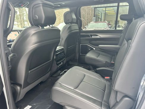 New 2026 Jeep Grand Wagoneer Limited w/ Premium Group II image 28