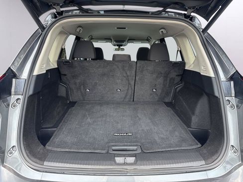 Used 2025 Nissan Rogue SV FWD image 32