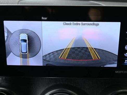 Used 2020 Mercedes-Benz GLC 300 4MATIC image 25