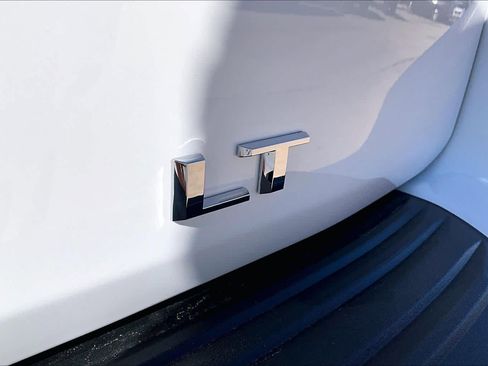 New 2026 Chevrolet Suburban LT w/ Comfort Package image 16