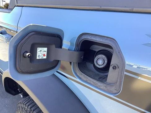 Used 2022 Ford Bronco Outer Banks w/ Sasquatch Package AWD/4WD image 23