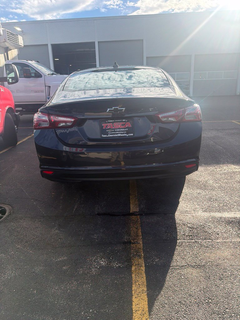 Used 2023 Chevrolet Malibu LT w/ Driver Confidence Package FWD image 5