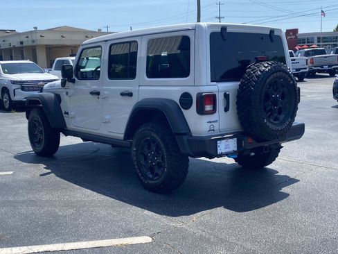 Used 2023 Jeep Wrangler Unlimited w/ Sun & Screen Package AWD/4WD image 7