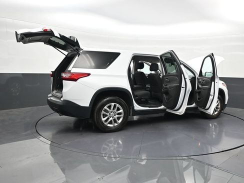 Used 2021 Chevrolet Traverse LS FWD image 32