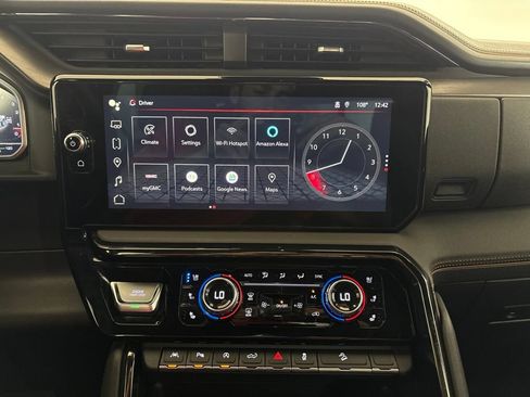 Used 2023 GMC Sierra 1500 AT4 w/ Technology Package AWD/4WD image 13