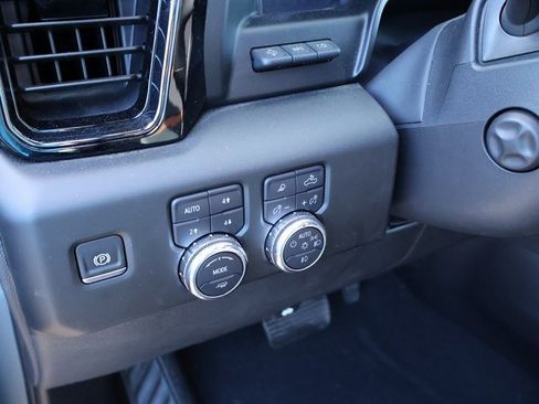 Certified 2025 GMC Sierra 1500 AT4 w/ Technology Package image 19