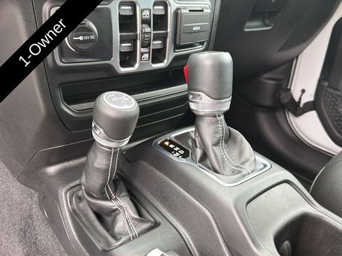 Used 2023 Jeep Wrangler Unlimited Sahara w/ Cold Weather Group AWD/4WD image 29