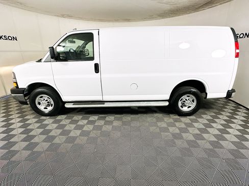 Used 2024 Chevrolet Express 2500 w/ Driver Convenience Package image 6