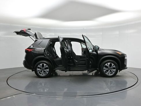 Used 2021 Nissan Rogue SV image 5