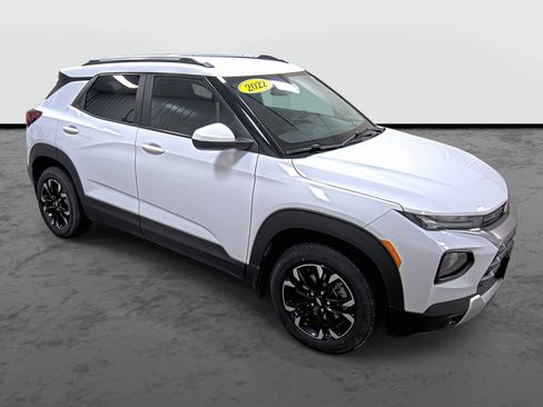 Used 2022 Chevrolet TrailBlazer LT w/ Convenience Package AWD/4WD image 5