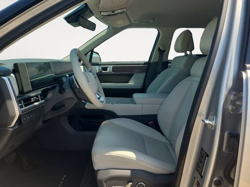 Used 2025 Hyundai Santa Fe SEL AWD/4WD image 9