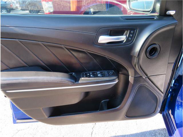 Used 2022 Dodge Charger SXT w/ Plus Group RWD image 13