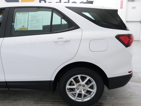 Used 2023 Chevrolet Equinox LS image 5