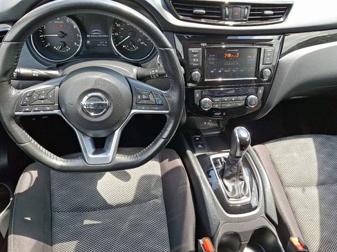 Used 2019 Nissan Rogue Sport SV w/ Technology Package image 11