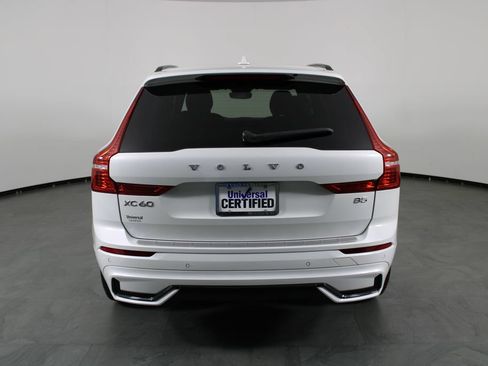 Used 2022 Volvo XC60 B5 R-Design w/ Protection Package Premier FWD image 9