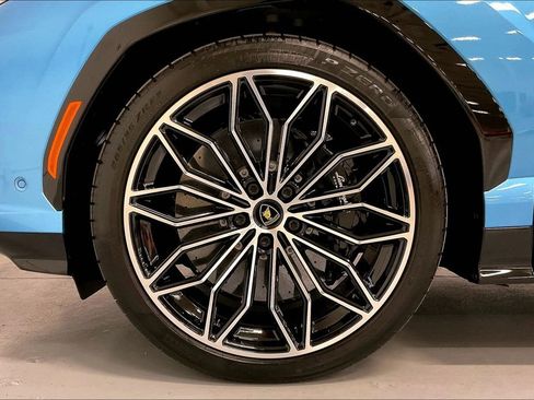 Used 2025 Lamborghini Urus SE image 17