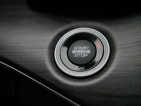 Certified 2023 Jeep Grand Cherokee Limited w/ Luxury Tech Group II image 30