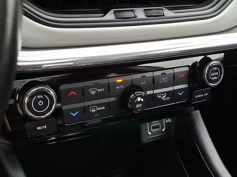 Used 2022 Jeep Compass Limited w/ Sun and Sound Group AWD/4WD image 18
