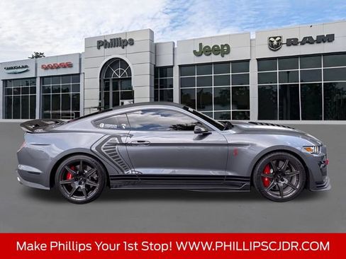 Used 2021 Ford Mustang Shelby GT500 w/ Technology Package RWD image 2
