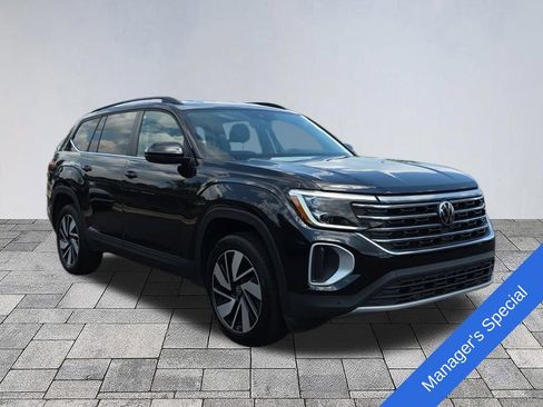 Used 2025 Volkswagen Atlas SE FWD image 1