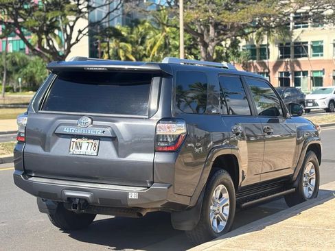 Used 2018 Toyota 4Runner SR5 image 5