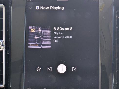 Certified 2023 Volvo XC40 B5 Plus w/ Driver Assist Package image 18