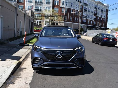 Used 2023 Mercedes-Benz EQE 500 4MATIC SUV image 3