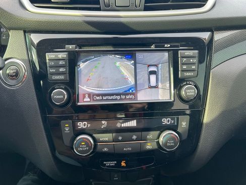 Used 2016 Nissan Rogue SL w/ SL Premium Package image 33