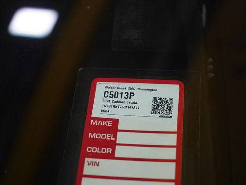 Used 2024 Cadillac Escalade ESV Sport Platinum w/ LPO, ONYX Package image 37