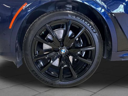 Certified 2024 BMW X7 xDrive40i w/ M Sport Package AWD/4WD image 10