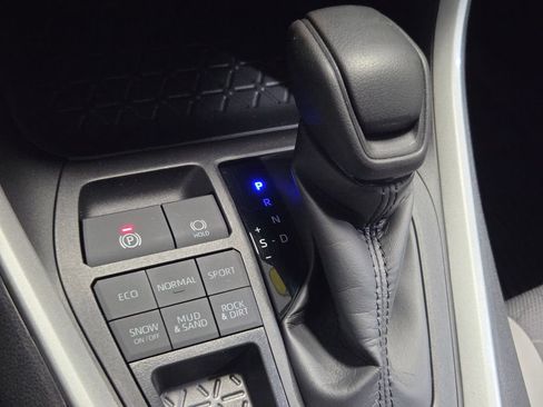 Used 2024 Toyota RAV4 XLE image 5