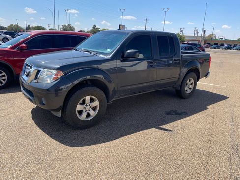 Used 2013 Nissan Frontier SV RWD image 1