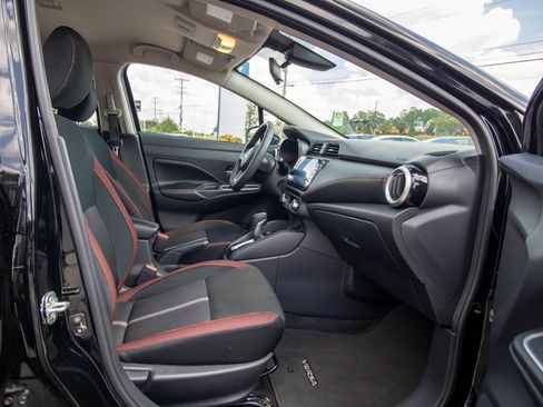 Used 2024 Nissan Versa SR FWD image 18