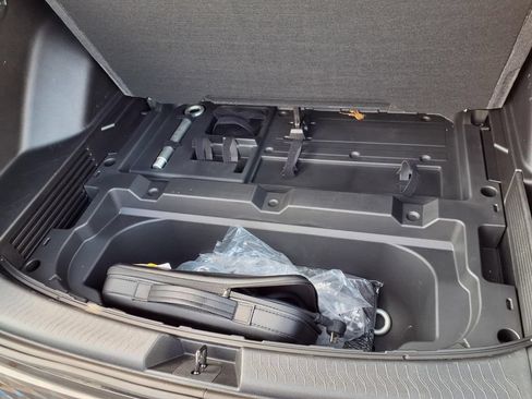Used 2025 Chevrolet Equinox EV RS FWD image 27