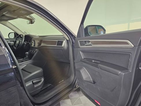 Used 2019 Volkswagen Atlas SE w/ Panoramic Sunroof Package image 12