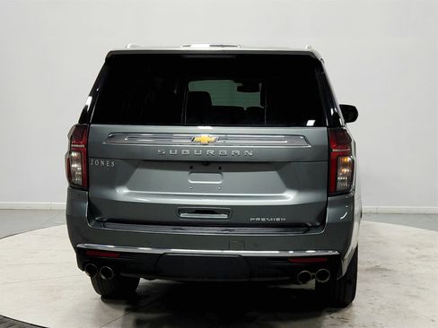 Used 2023 Chevrolet Suburban Premier image 7
