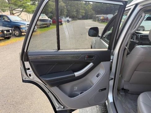 Used 2005 Toyota 4Runner Limited AWD/4WD image 16