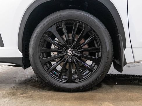 Certified 2026 Toyota Highlander XSE AWD/4WD image 11