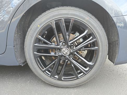 Used 2025 Toyota Camry LE image 10