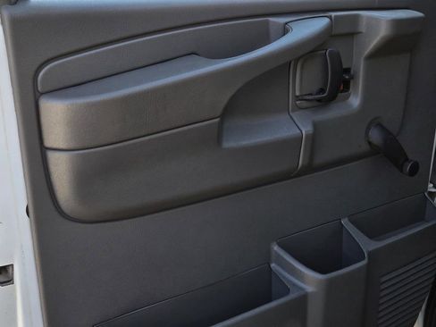 Used 2005 Chevrolet Express 3500 image 13