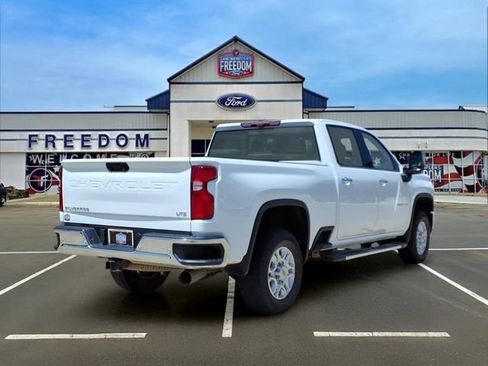 Used 2024 Chevrolet Silverado 2500 LTZ w/ LTZ Premium Package AWD/4WD image 5